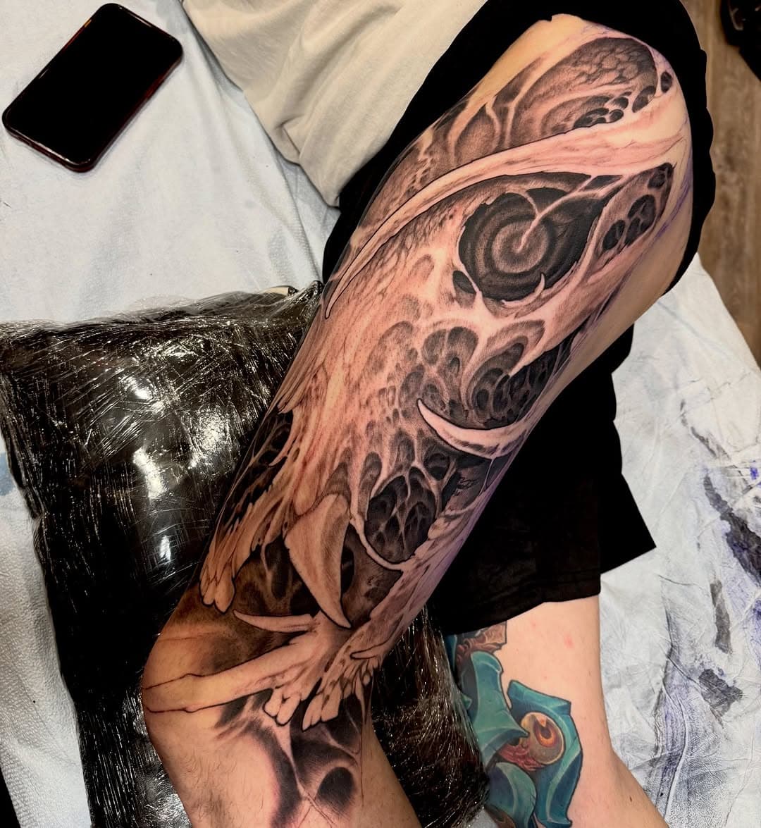 Tattoo by 𝗦𝗲𝗮𝗻 𝗟𝗶𝘀𝗼𝗻𝗯𝗲𝗲