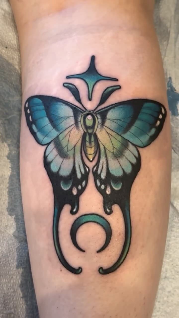 Tattoo by 𝗦𝗲𝗮𝗻 𝗟𝗶𝘀𝗼𝗻𝗯𝗲𝗲