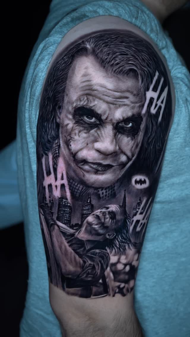 Enmanuel Carbรณ Bernal tattoo