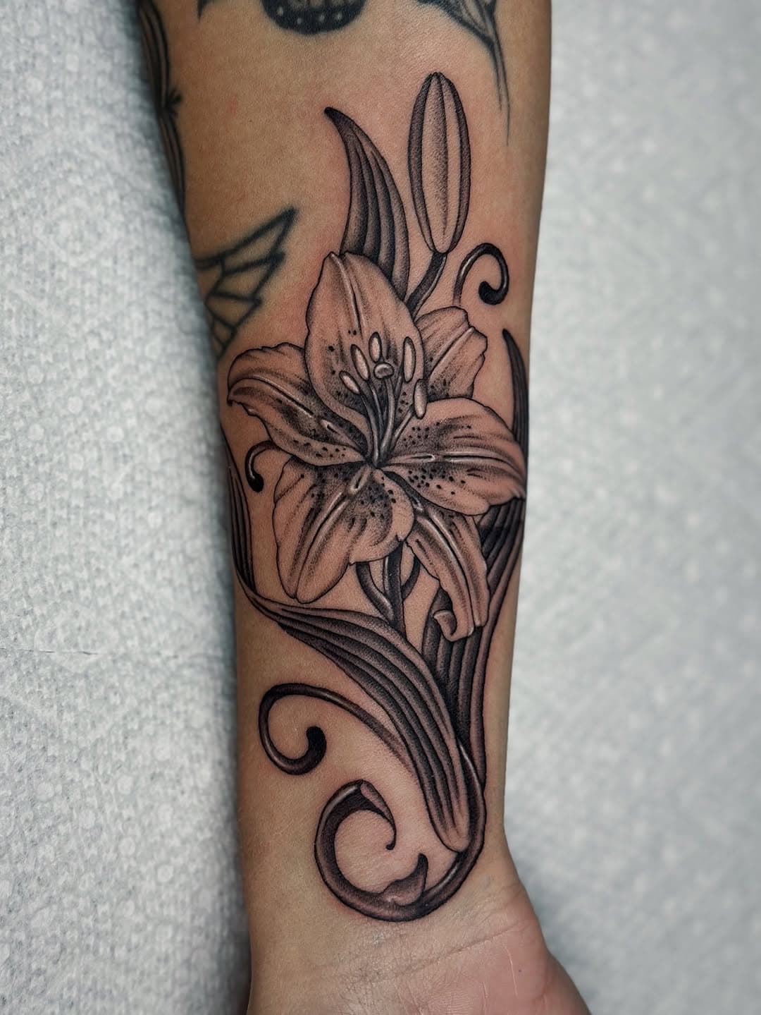 Tattoo by Lauryn Jenesis
